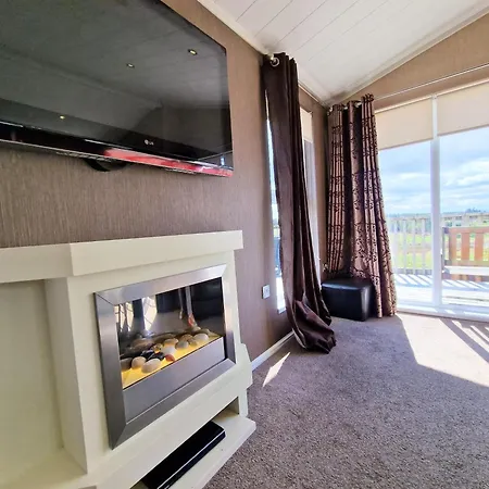 Benarty 11 With Private Hot Tub - Fife - Loch Leven - Lomond Hills - Pet Friendly Vila Kelty Exterior foto