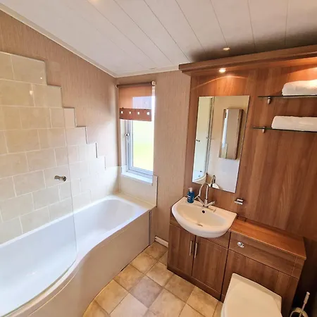 Benarty 11 With Private Hot Tub - Fife - Loch Leven - Lomond Hills - Pet Friendly Vila Kelty Exterior foto