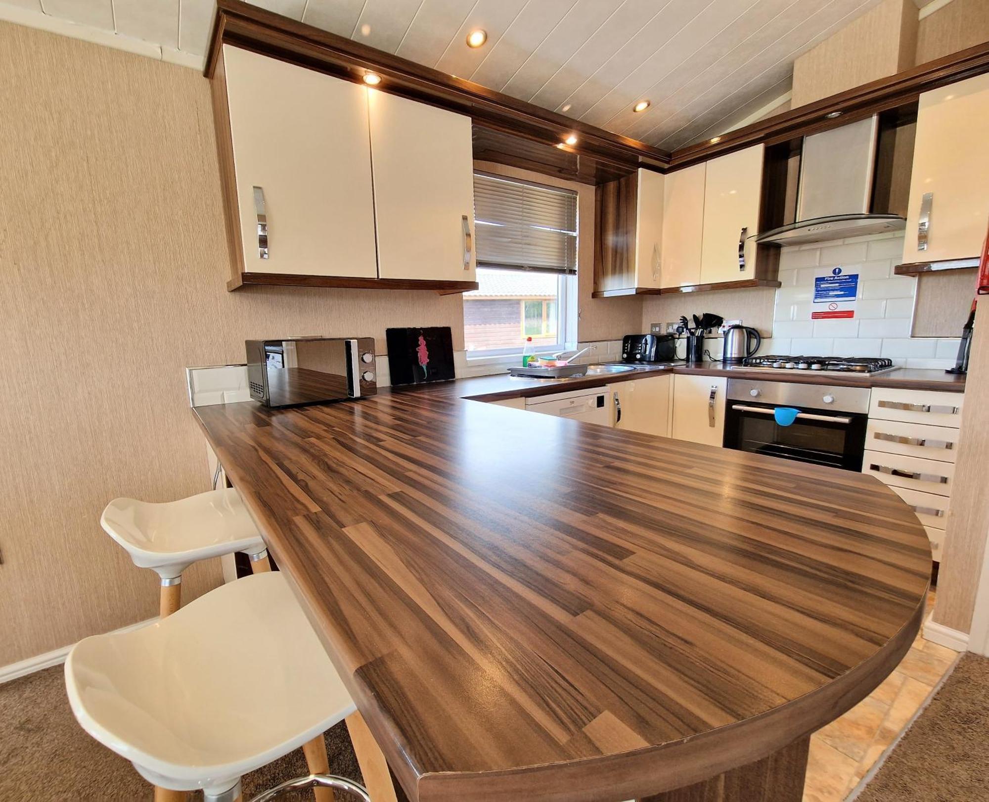 Benarty 11 With Private Hot Tub - Fife - Loch Leven - Lomond Hills - Pet Friendly